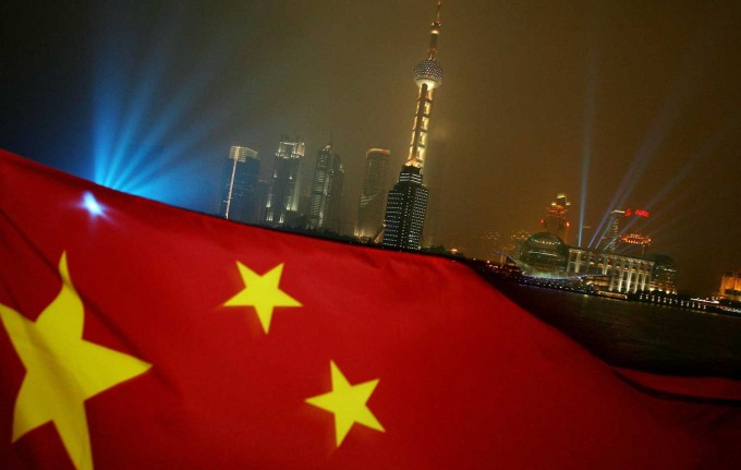 中国経済は政府発表の1/3以下？-経済発展の象徴 上海外灘